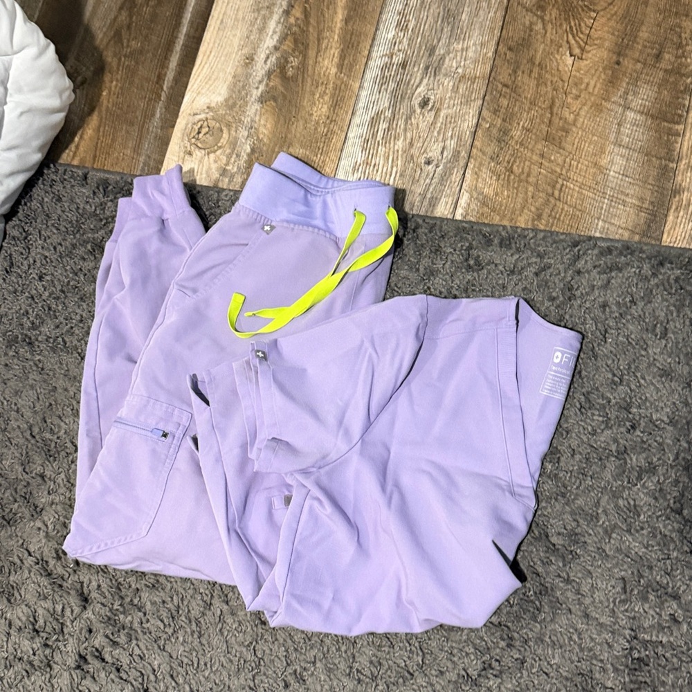 Lavender Scrub Set Top Is Med Bottom Is Size Small